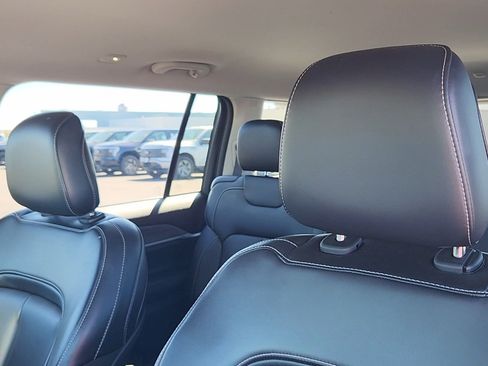 Used 2023 Jeep Grand Cherokee L Limited w/ Trailer Tow Group (B) image 10