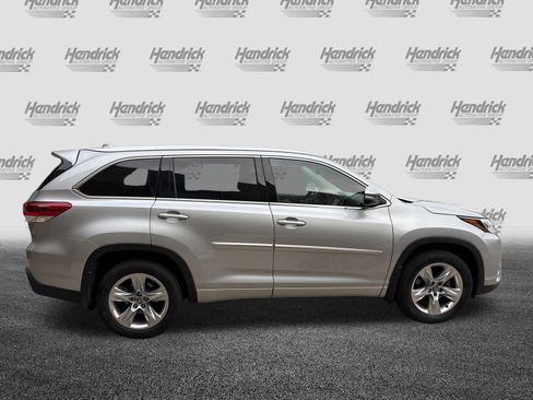 Used 2017 Toyota Highlander Limited image 11