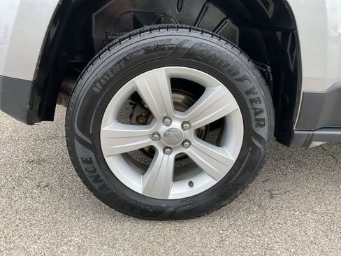 Used 2015 Jeep Patriot Latitude w/ Sun/Sound Group image 10