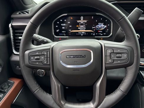 Used 2026 GMC Sierra 2500 Denali Ultimate image 9