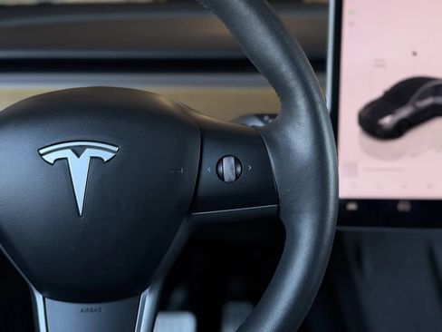 Used 2022 Tesla Model Y Performance AWD/4WD image 22
