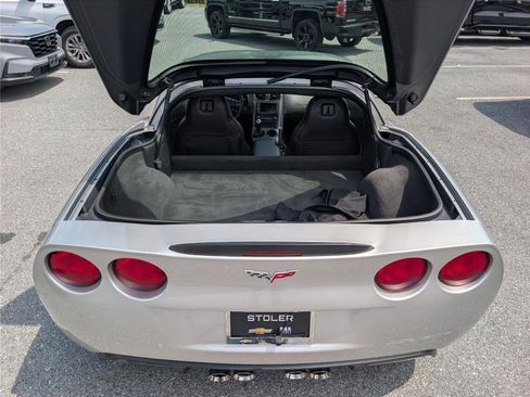 Used 2007 Chevrolet Corvette Z06 w/ Preferred Equipment Group RWD image 11