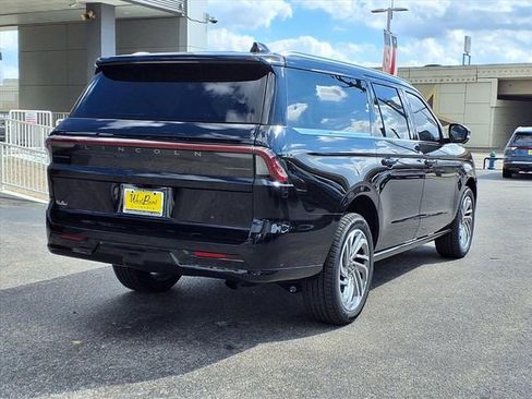 New 2025 Lincoln Navigator L Reserve image 2