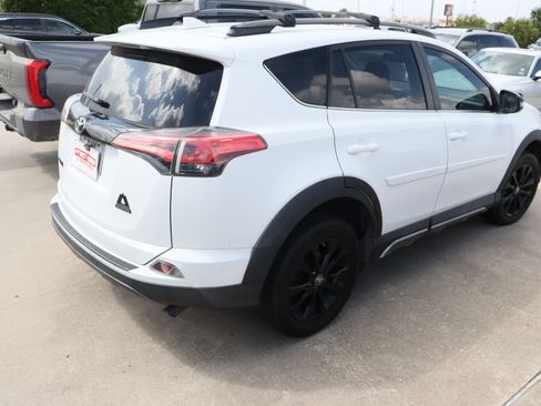 Used 2018 Toyota RAV4 Adventure image 9