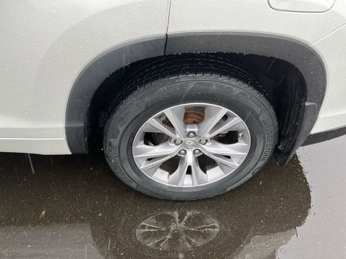 Used 2015 Toyota Highlander XLE image 25