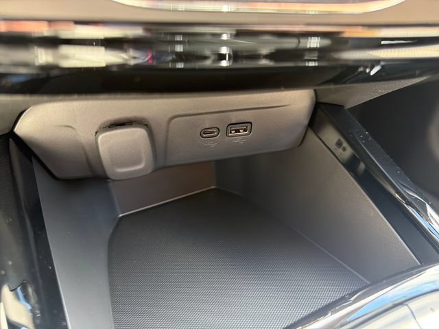 New 2026 Chevrolet Trax LT w/ Midnight Edition FWD image 28