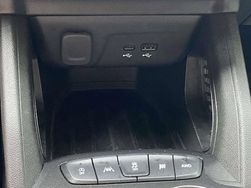 Used 2025 Chevrolet TrailBlazer LT AWD/4WD image 27