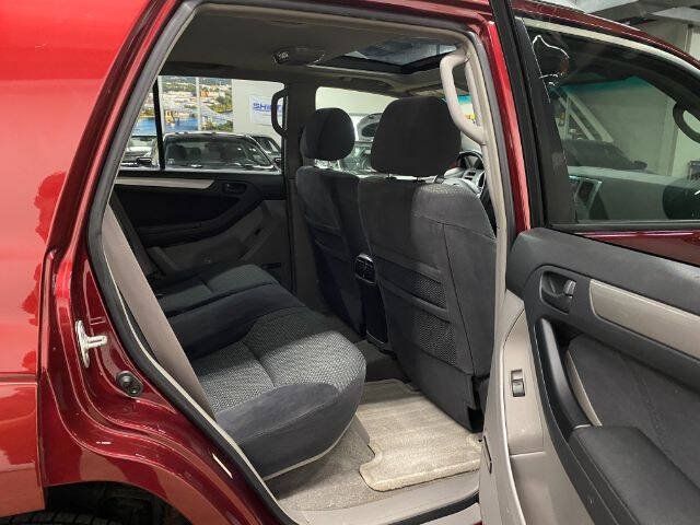 Used 2005 Toyota 4Runner SR5 AWD/4WD image 17
