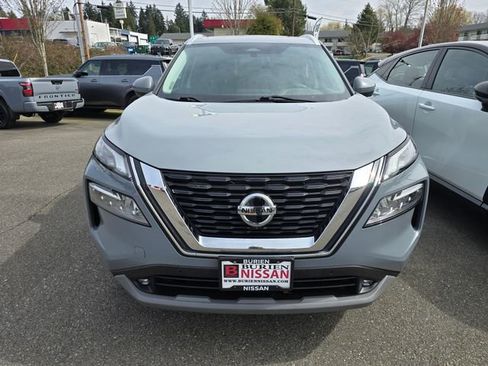Used 2021 Nissan Rogue SL w/ Premium Package image 2
