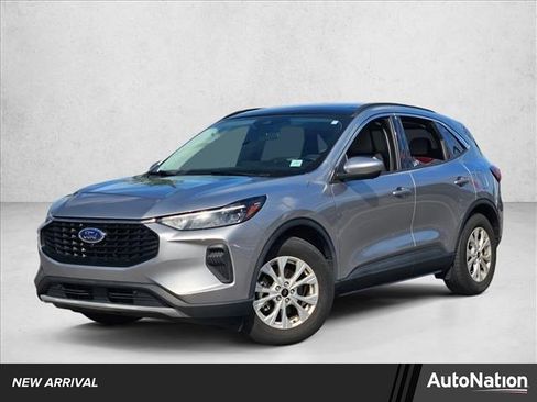Used 2023 Ford Escape Active w/ Tech Pack #2 image 1