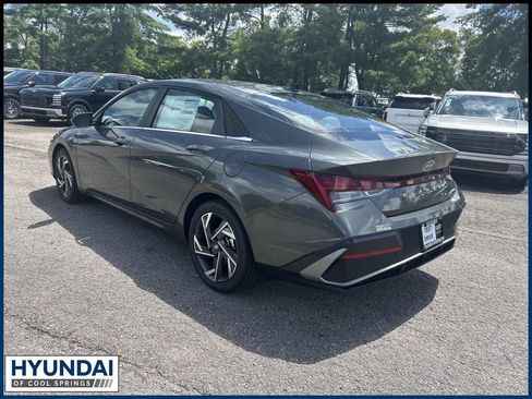 New 2026 Hyundai Elantra Limited FWD image 5