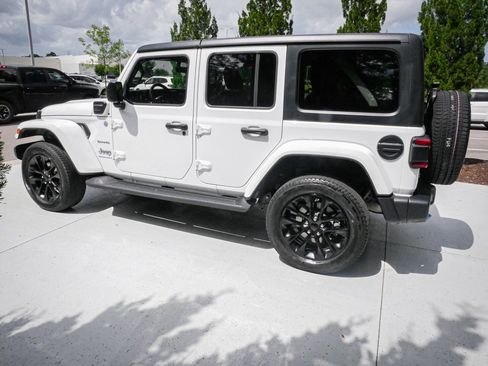 Used 2023 Jeep Wrangler Unlimited Sahara w/ Cold Weather Group AWD/4WD image 7