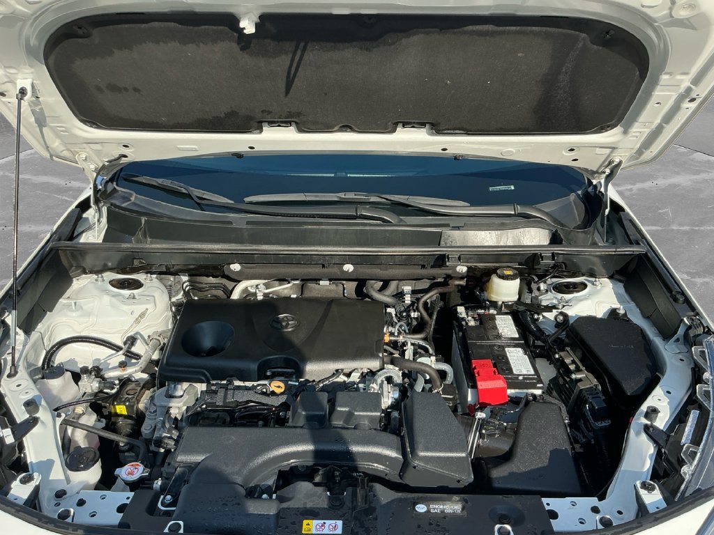 Used 2025 Toyota RAV4 LE AWD/4WD image 18