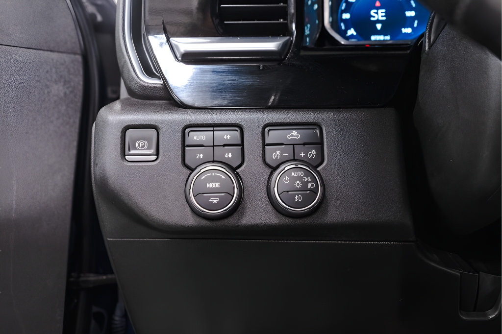 Used 2022 Chevrolet Silverado 1500 RST w/ Z71 Off-Road Package AWD/4WD image 18