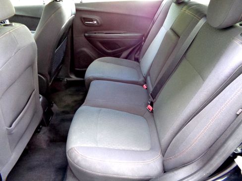 Used 2018 Chevrolet Trax LS image 3