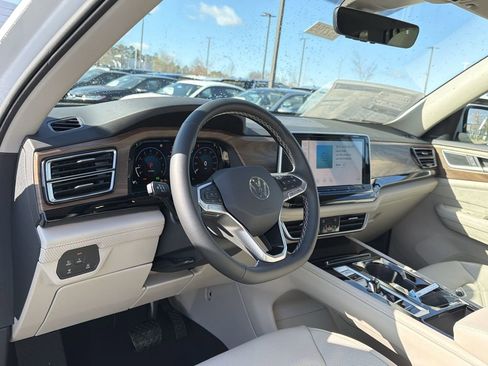 New 2026 Volkswagen Atlas SE FWD image 10
