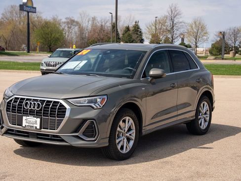 Used 2024 Audi Q3 2.0T Premium image 3