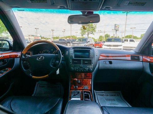 Used 2006 Lexus LS 430 w/ Modern Luxury Pkg RWD image 12