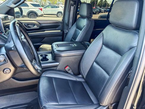 Used 2024 Chevrolet Suburban Z71 w/ Luxury Package AWD/4WD image 39