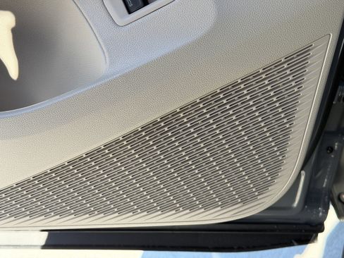 New 2026 Volkswagen Atlas SE image 17