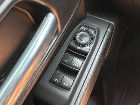 Used 2021 Chevrolet Silverado 1500 Custom Trail Boss AWD/4WD image 18