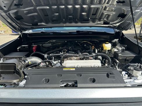 Used 2025 Toyota Tacoma SR5 AWD/4WD image 29