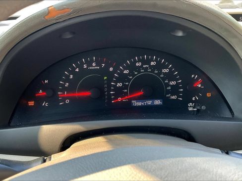 Used 2009 Toyota Camry LE FWD image 13