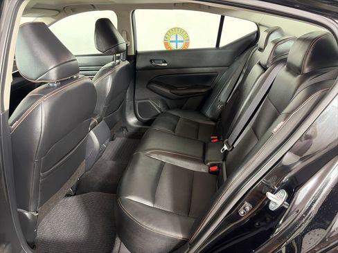 Used 2021 Nissan Altima 2.5 SR w/ SR Premium Package image 13