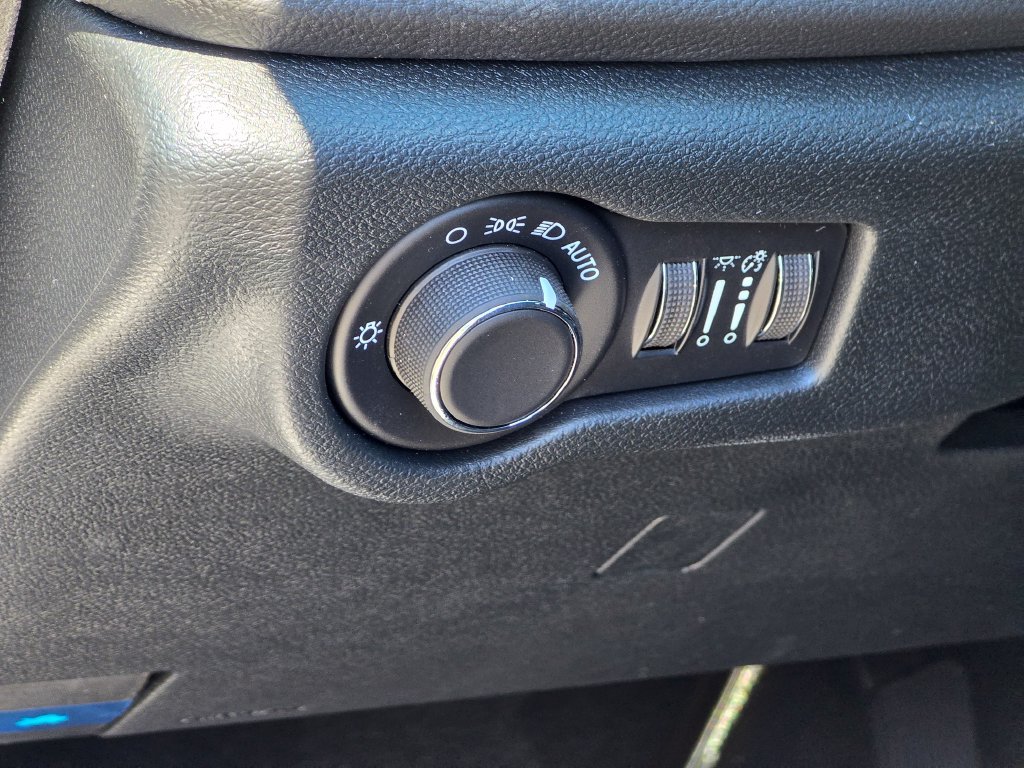 New 2027 Chrysler Pacifica Select FWD image 34