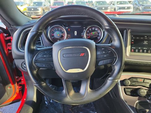 Used 2018 Dodge Challenger R/T image 17
