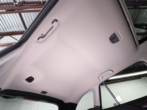 Used 2020 Subaru Outback Touring image 48