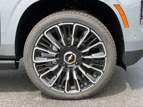 New 2026 Chevrolet Tahoe High Country AWD/4WD image 6