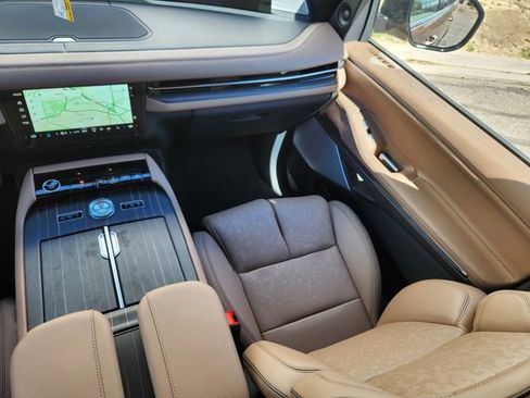 New 2026 Lincoln Navigator Black Label AWD/4WD image 12
