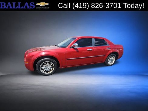 Used 2010 Chrysler 300 Touring Plus RWD image 4