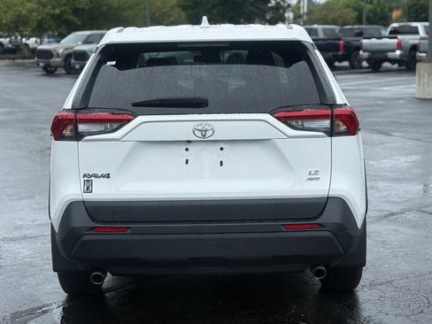 Used 2023 Toyota RAV4 LE AWD/4WD image 6