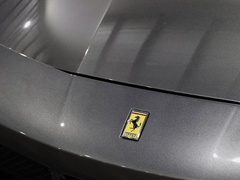 Used 2016 Ferrari 488 GTB image 5