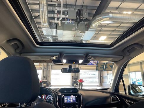 Used 2023 Subaru Forester Premium image 7