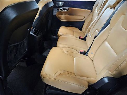 Used 2021 Volvo XC90 T8 Inscription w/ Advanced Package image 18