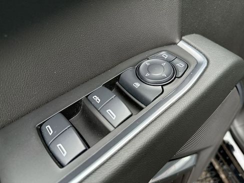 Used 2025 GMC Sierra 1500 Elevation AWD/4WD image 13