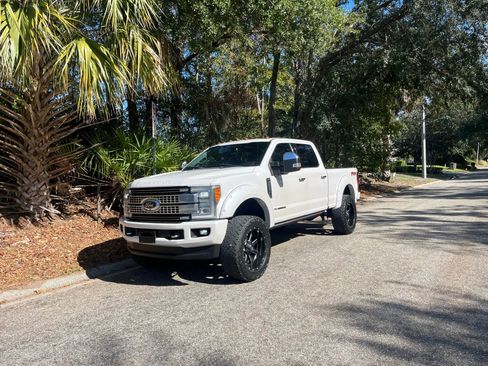 Used 2017 Ford F350 Platinum w/ Platinum Ultimate Package image 9