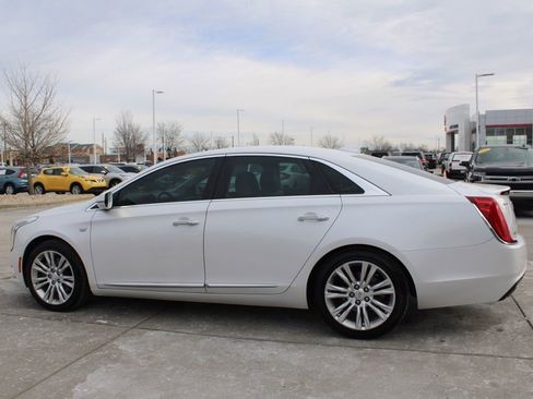 Used 2018 Cadillac XTS Luxury image 4