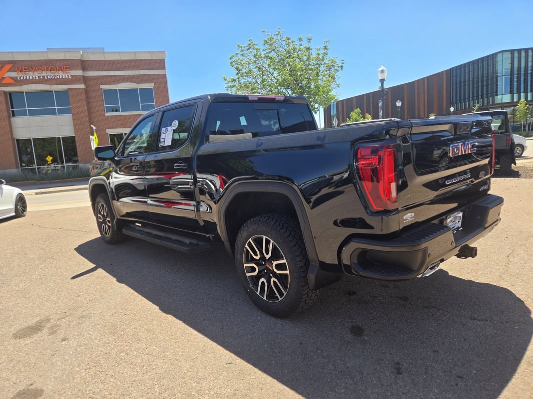 Used 2024 GMC Sierra 1500 AT4 w/ AT4 Premium Package AWD/4WD image 8