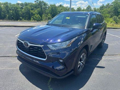 Certified 2020 Toyota Highlander XLE AWD/4WD image 7