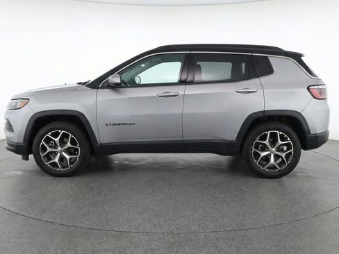 Used 2025 Jeep Compass Limited image 5