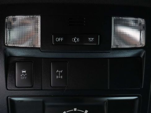 Used 2019 Toyota Tacoma TRD Off-Road AWD/4WD image 29