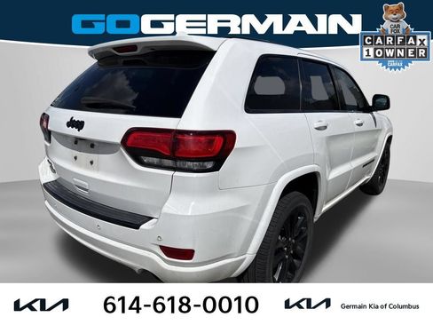 Used 2017 Jeep Grand Cherokee Altitude AWD/4WD image 4