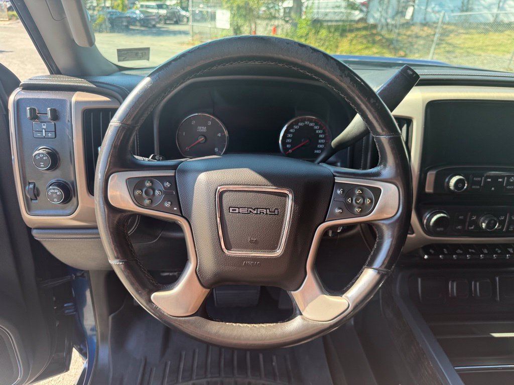 Used 2015 GMC Sierra 2500 Denali w/ Duramax Plus Package AWD/4WD image 33