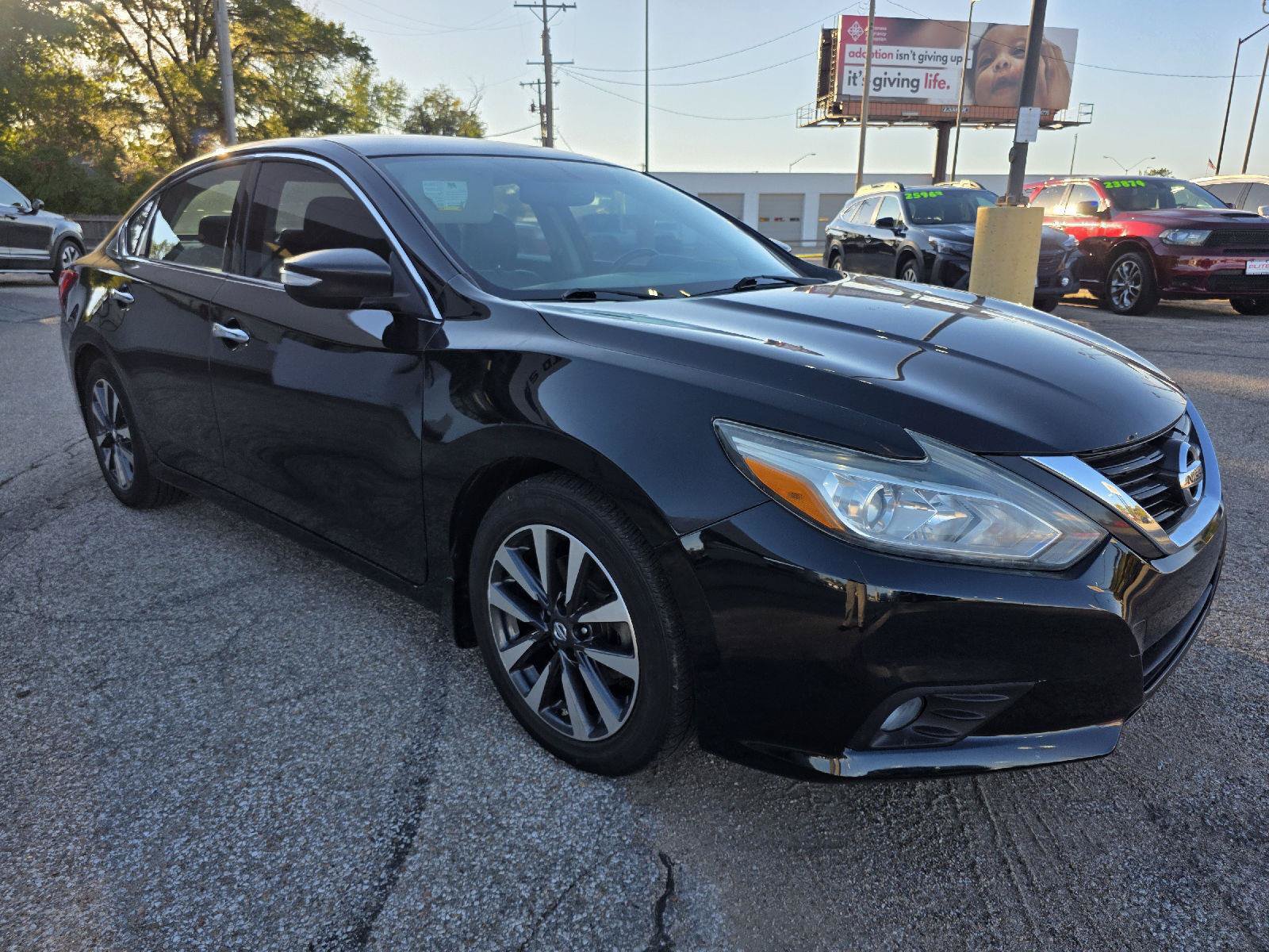 Used 2016 Nissan Altima 2.5 SL w/ 2.5 Technology Package FWD image 3