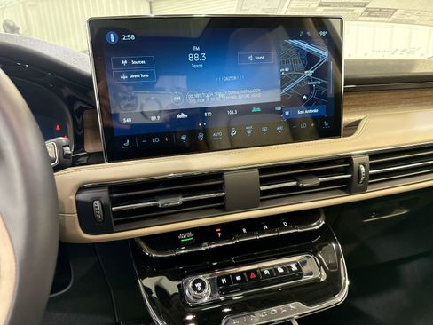 New 2026 Lincoln Corsair Reserve w/ Jet Appearance Package image 17