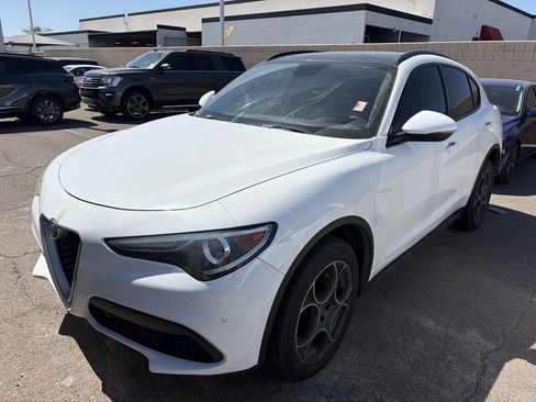 Used 2018 Alfa Romeo Stelvio Sport w/ Quick Order Package 22J Sport AWD/4WD image 3